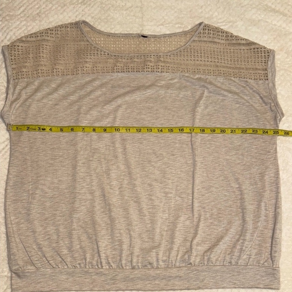 🤍🖤 Lane Bryant Plus Size Top Bundle – Size 18/20 (2 Tops - Picture 8 of 11